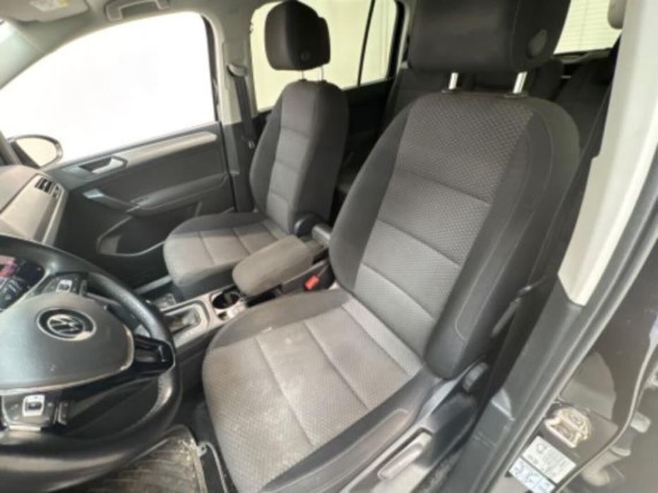 VOLKSWAGEN TOURAN 2021