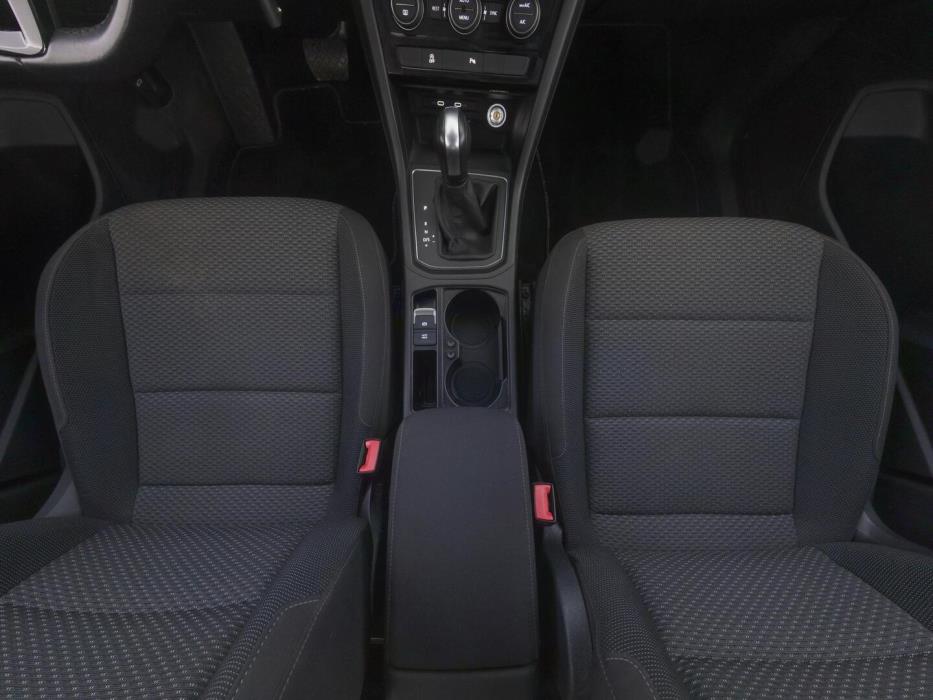 VOLKSWAGEN TOURAN 2021