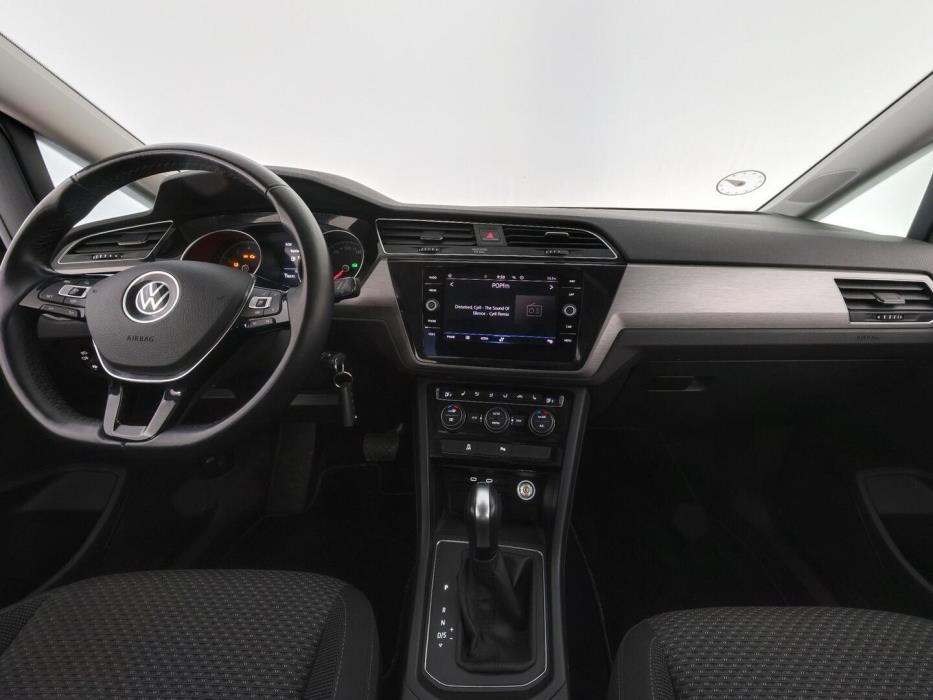 VOLKSWAGEN TOURAN 2021