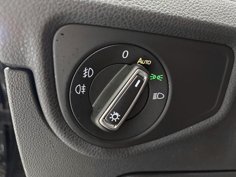 VOLKSWAGEN TOURAN 2021