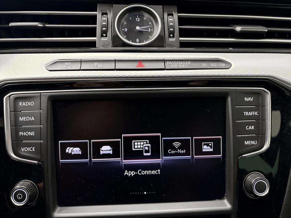 VOLKSWAGEN Passat 2016