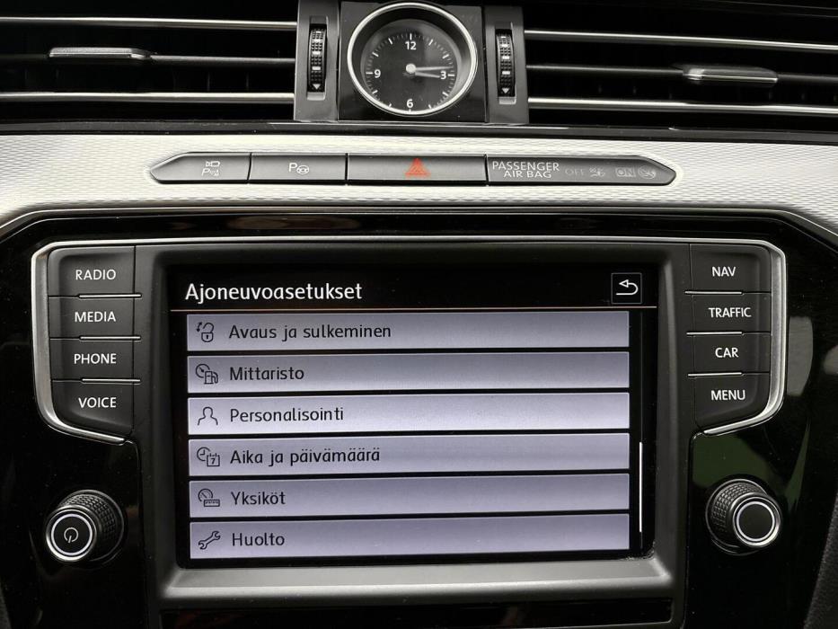 VOLKSWAGEN Passat 2016
