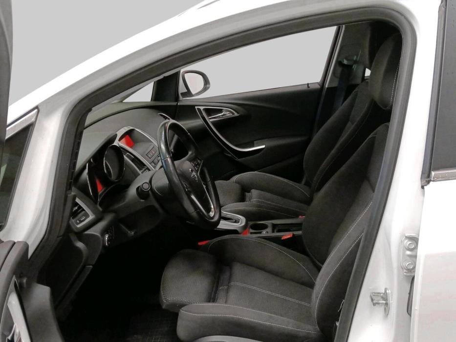 OPEL Astra 2011