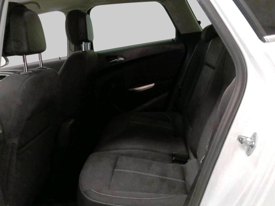 OPEL Astra 2011