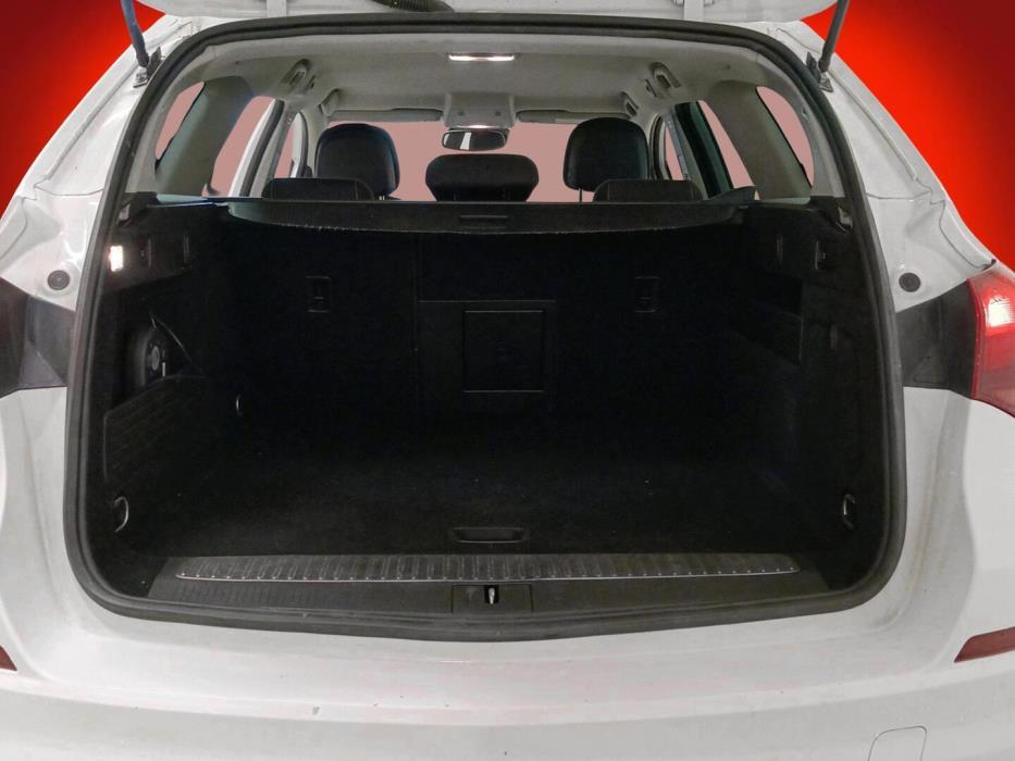 OPEL Astra 2011