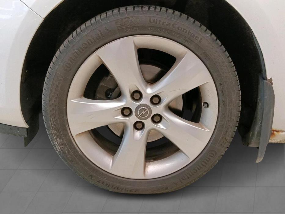 OPEL Astra 2011