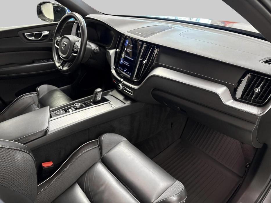 VOLVO XC60 2021