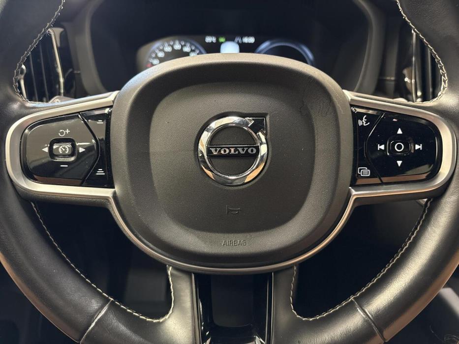 VOLVO XC60 2021