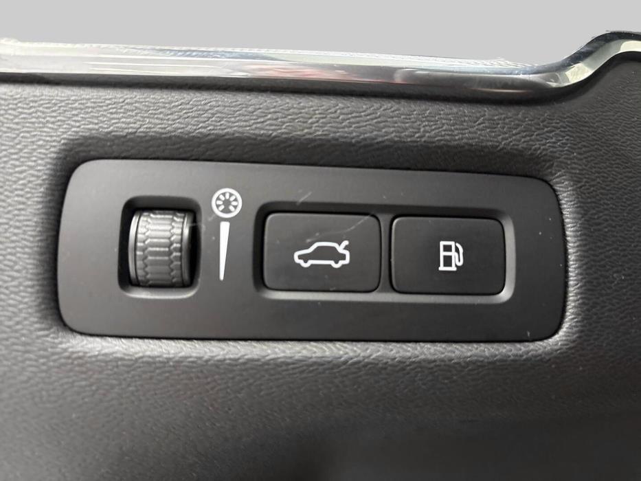 VOLVO XC60 2021