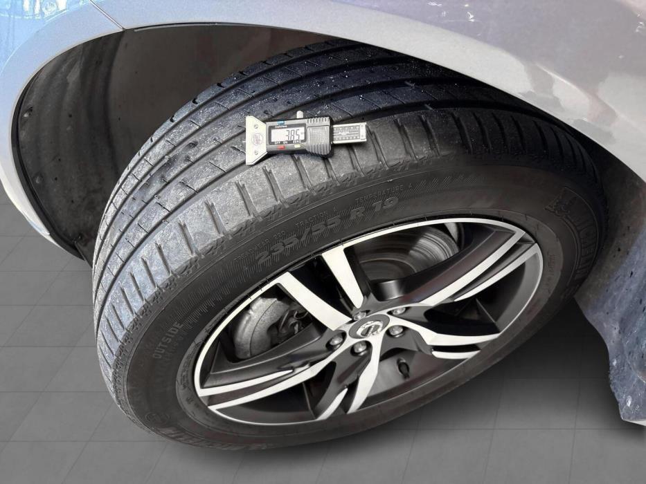 VOLVO XC60 2021