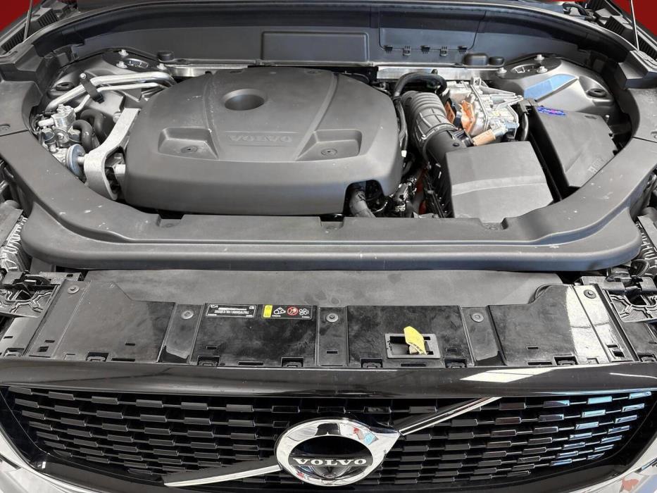 VOLVO XC60 2021