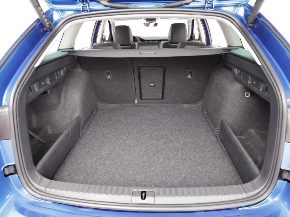 SKODA OCTAVIA 2024