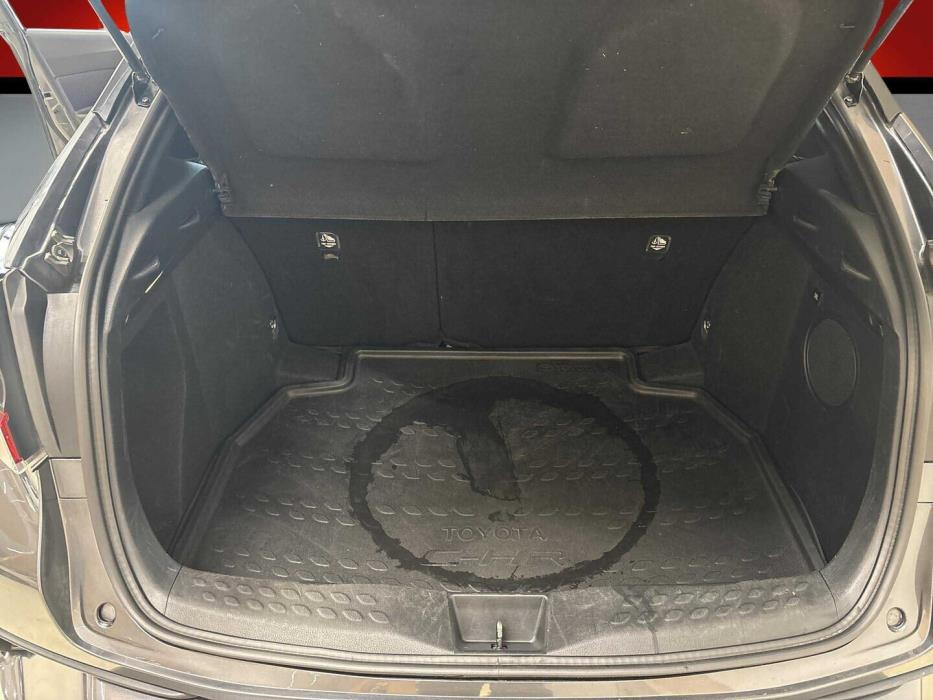 TOYOTA C-HR 2017