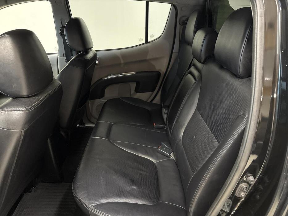MITSUBISHI L200 2011