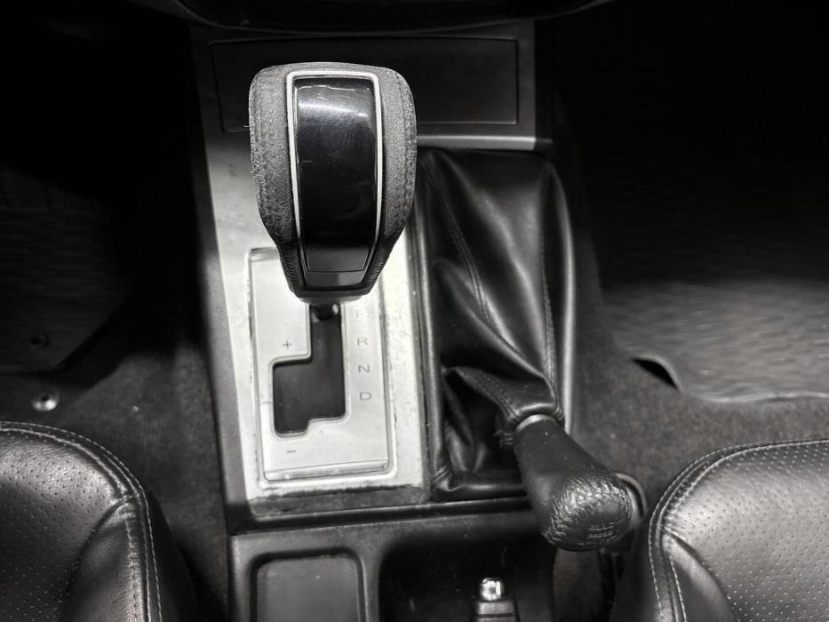 MITSUBISHI L200 2011