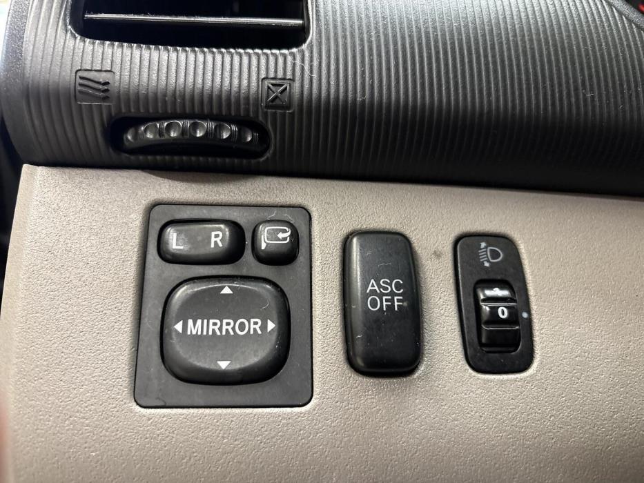 MITSUBISHI L200 2011