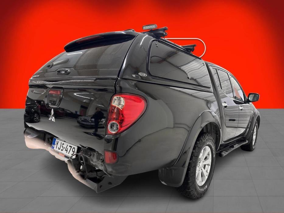 MITSUBISHI L200 2011