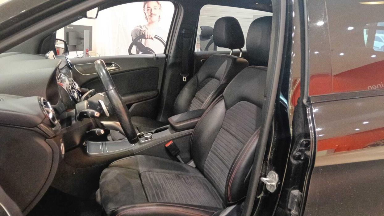 MERCEDES-BENZ B 2016
