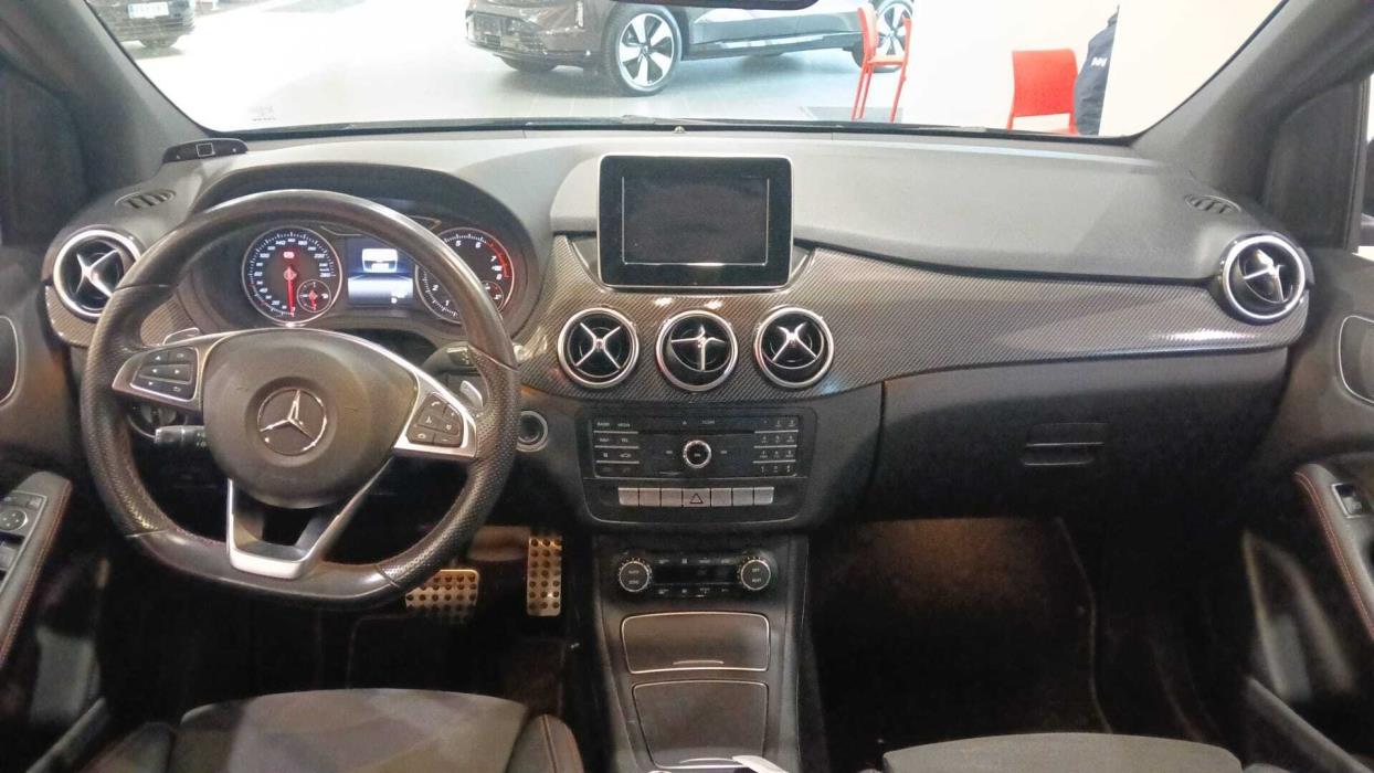MERCEDES-BENZ B 2016