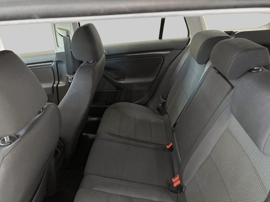 VOLKSWAGEN Golf 2010