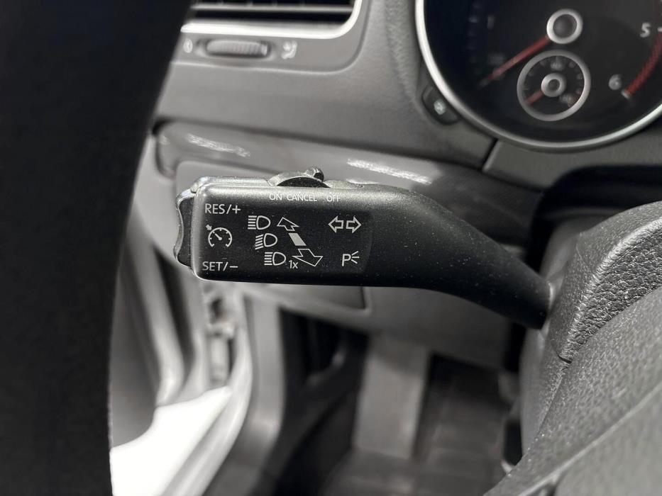 VOLKSWAGEN Golf 2010