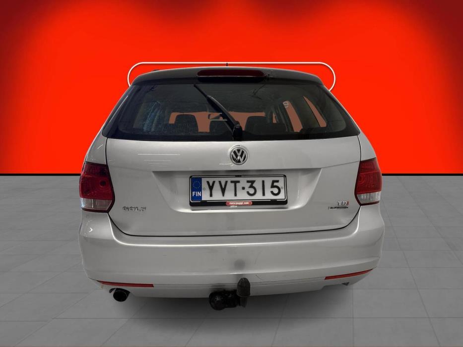 VOLKSWAGEN Golf 2010