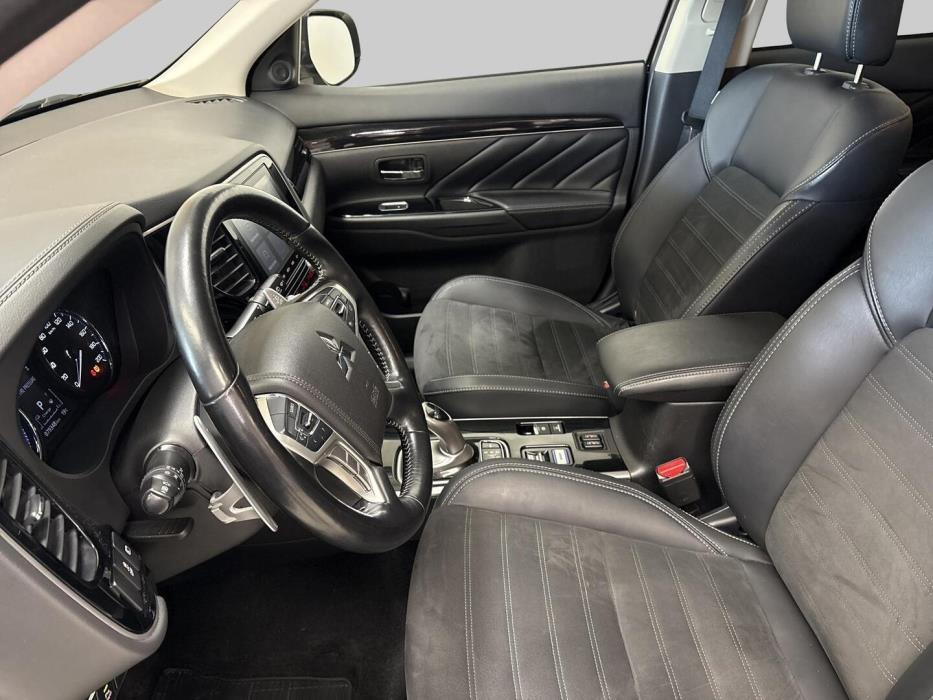MITSUBISHI Outlander PHEV 2021