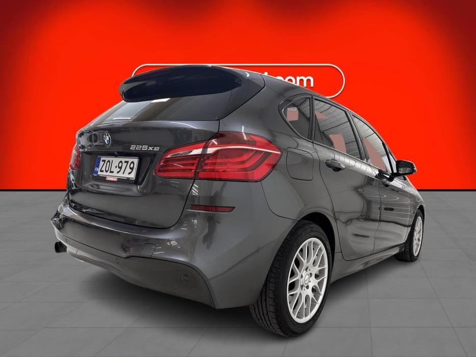 BMW 225 2017