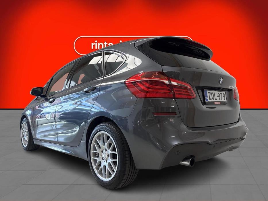 BMW 225 2017