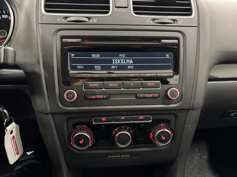 VOLKSWAGEN Golf 2012