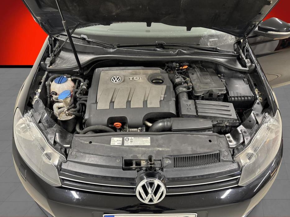 VOLKSWAGEN Golf 2012