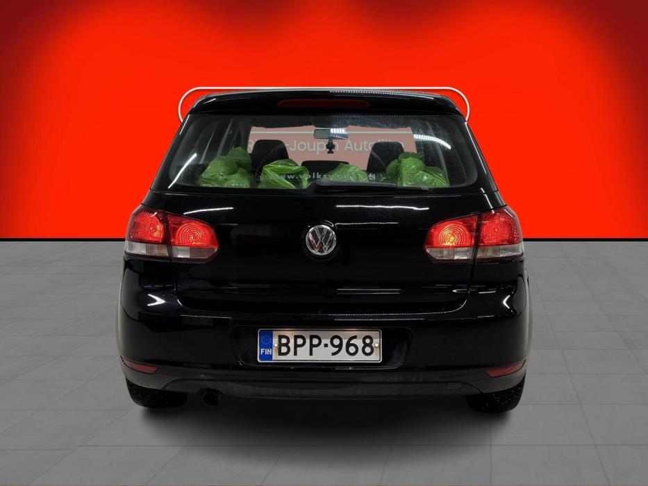 VOLKSWAGEN Golf 2012