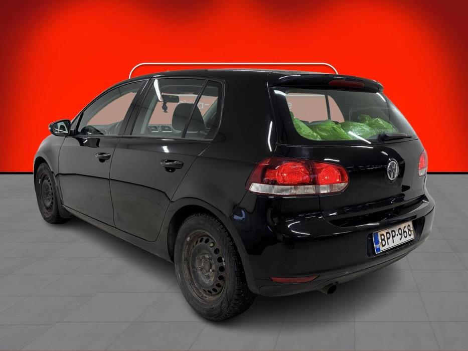 VOLKSWAGEN Golf 2012