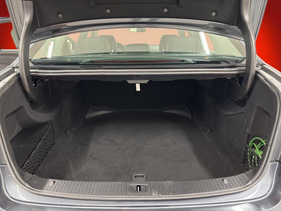 MERCEDES-BENZ E 2009