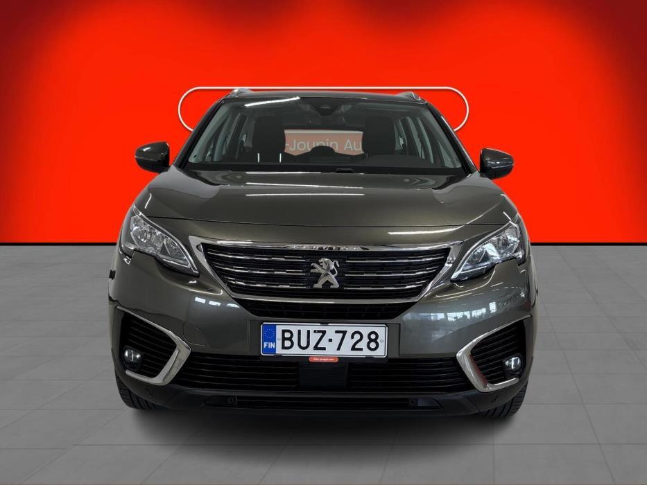 PEUGEOT 5008 2018