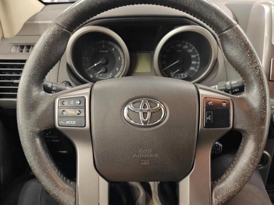 TOYOTA Land Cruiser 2010
