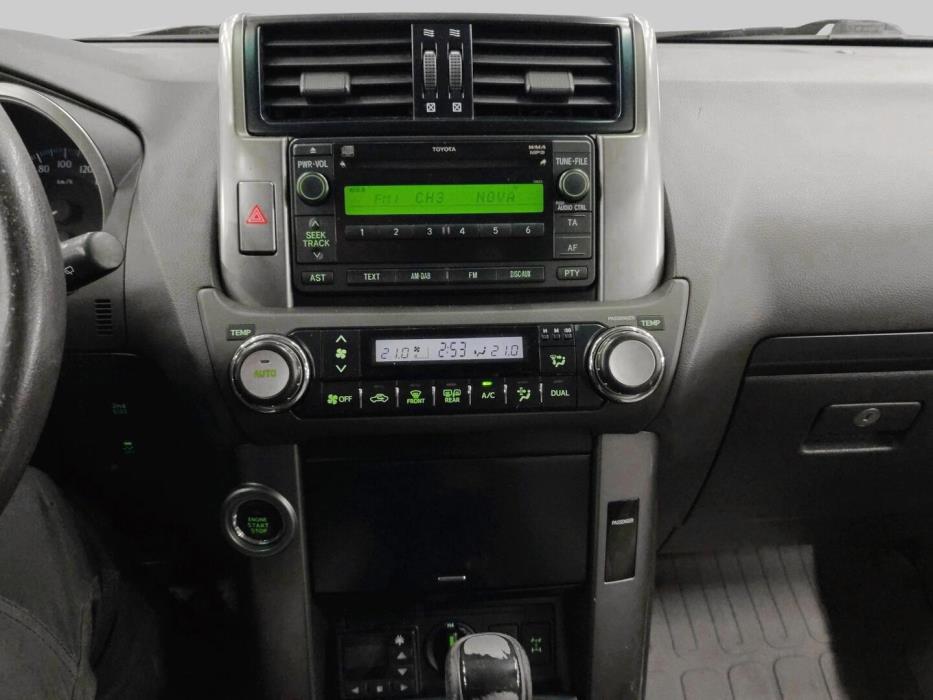 TOYOTA Land Cruiser 2010