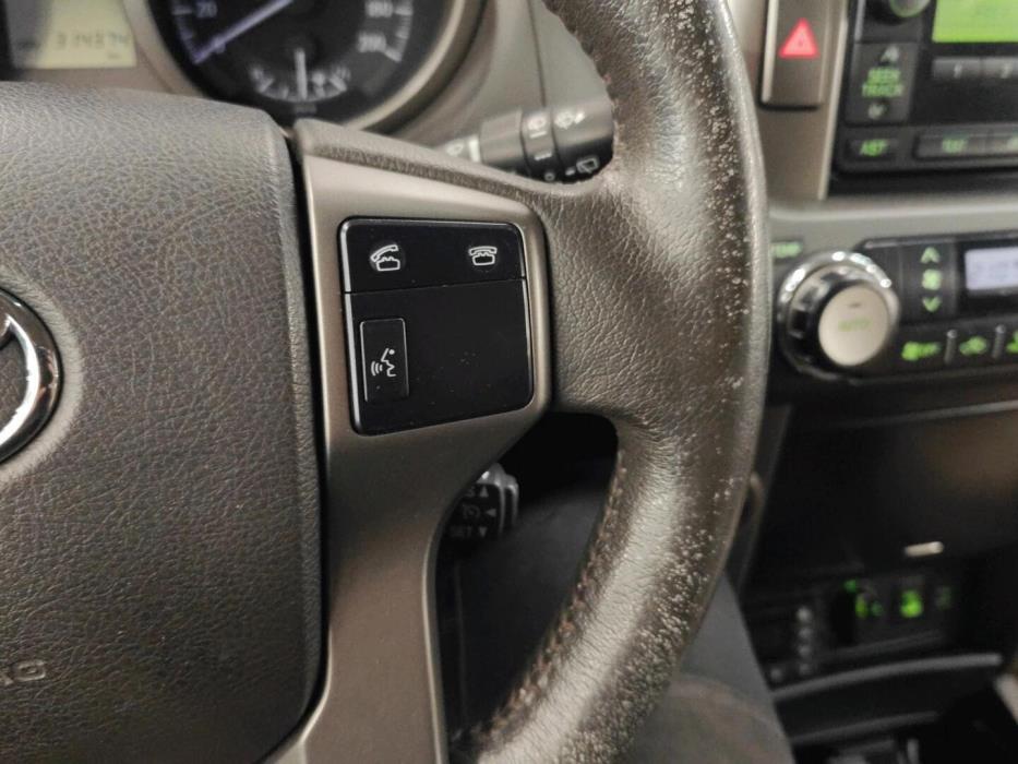 TOYOTA Land Cruiser 2010