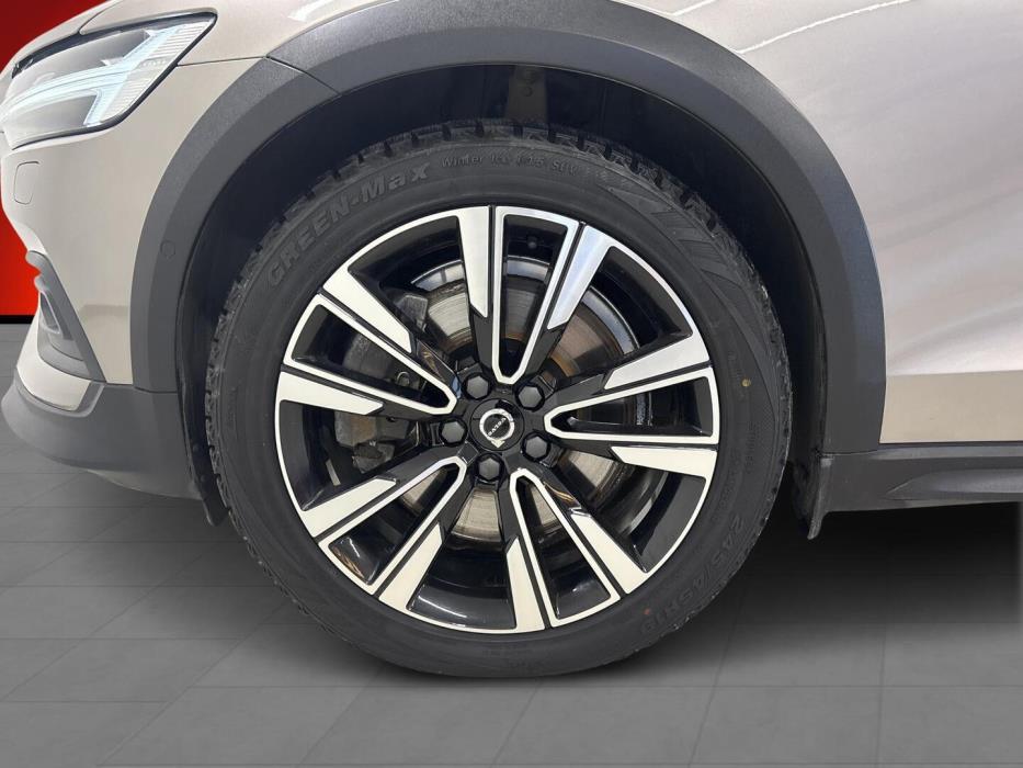 VOLVO V60 Cross Country 2019