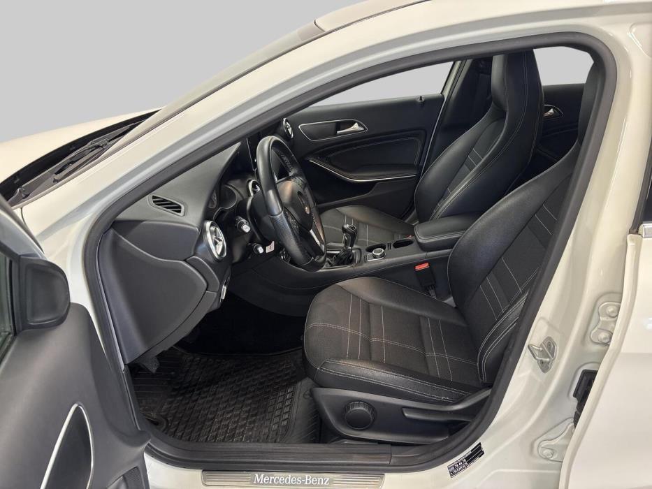 MERCEDES-BENZ A 2014
