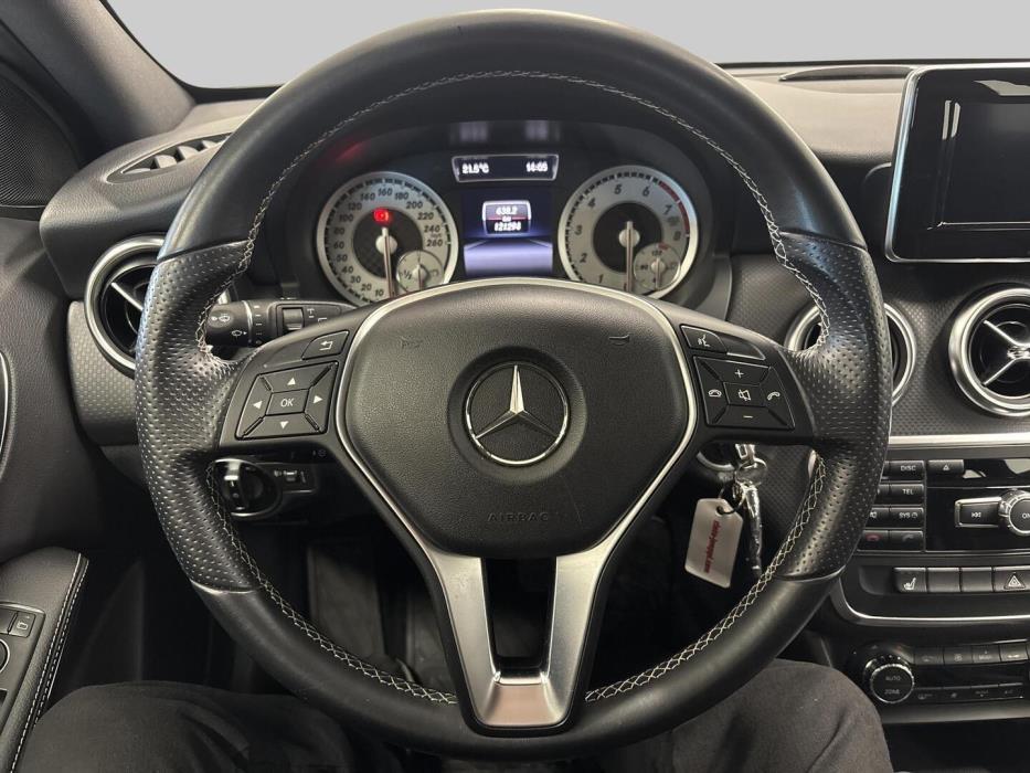 MERCEDES-BENZ A 2014