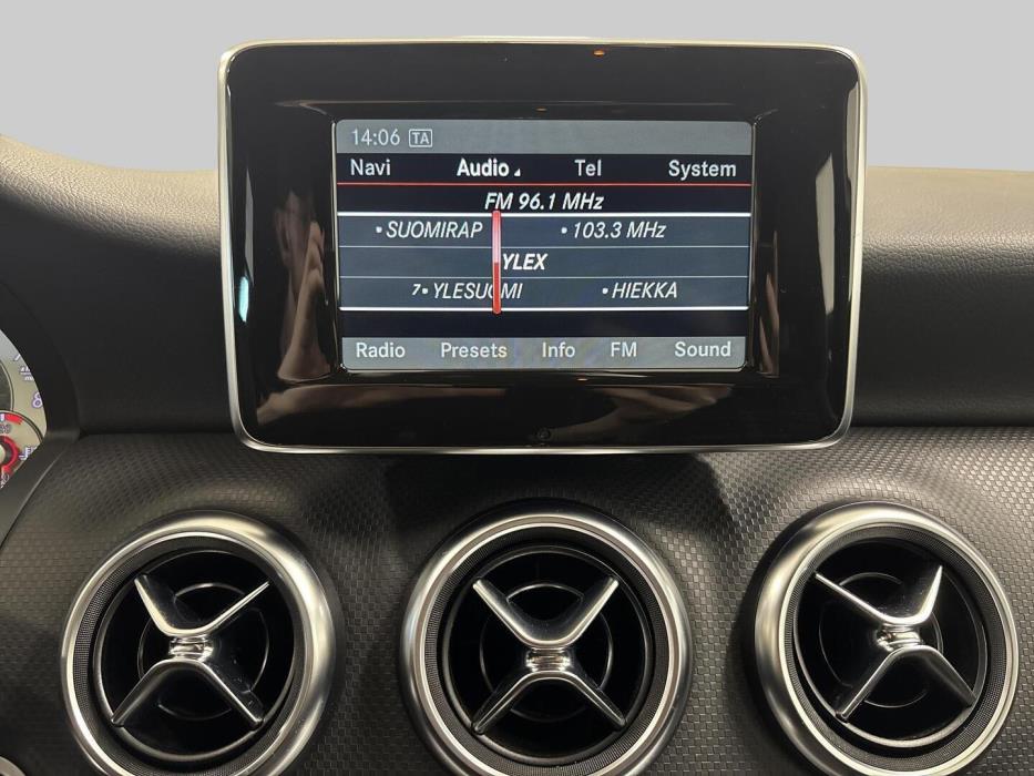 MERCEDES-BENZ A 2014