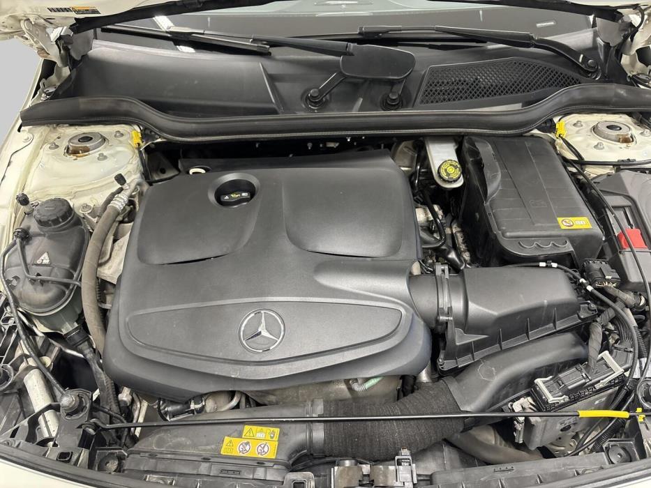 MERCEDES-BENZ A 2014