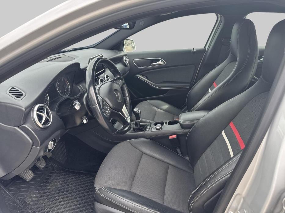MERCEDES-BENZ A 2014