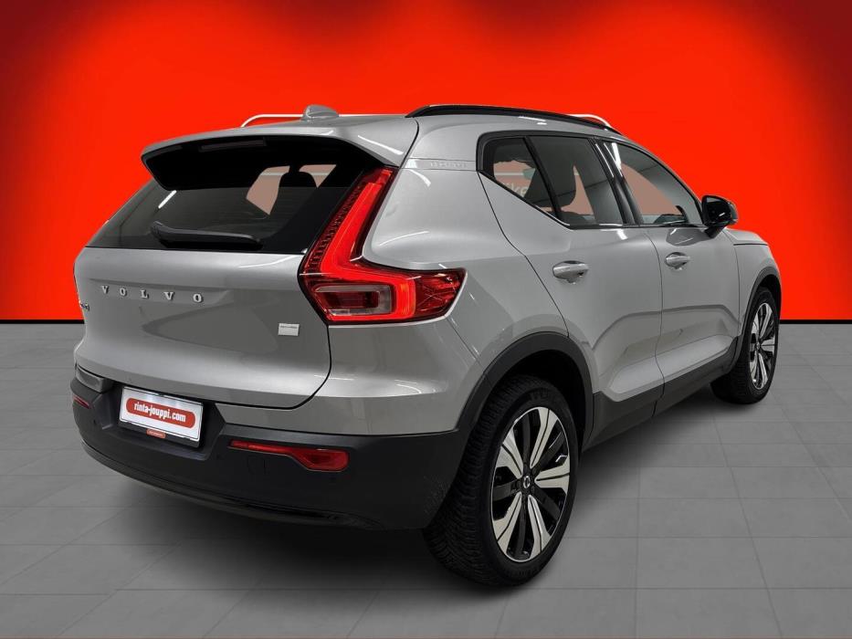 VOLVO XC40 2023