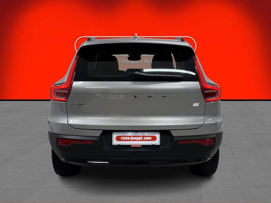VOLVO XC40 2023