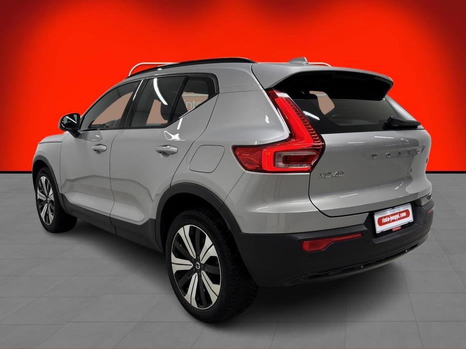 VOLVO XC40 2023