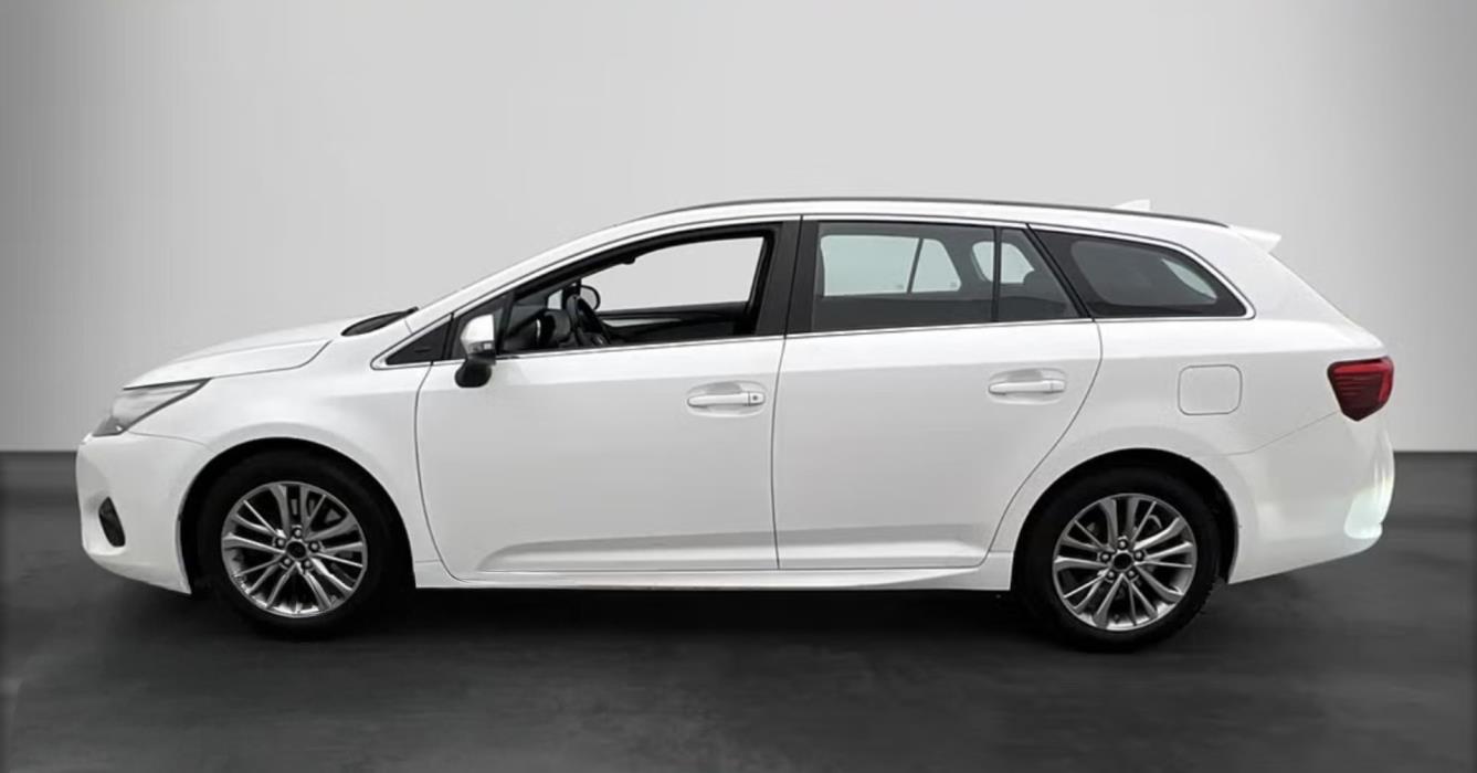 TOYOTA AVENSIS 2016