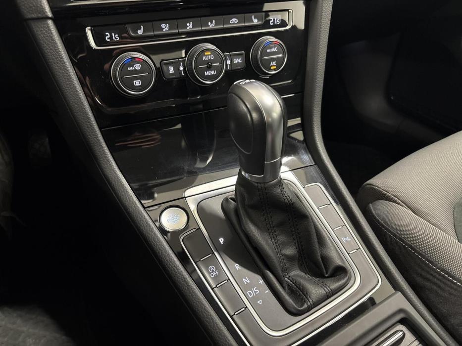 VOLKSWAGEN Golf 2019