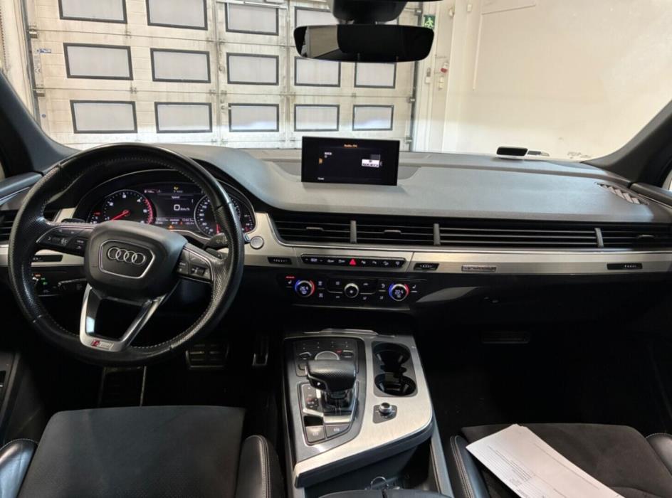 AUDI Q7 2016